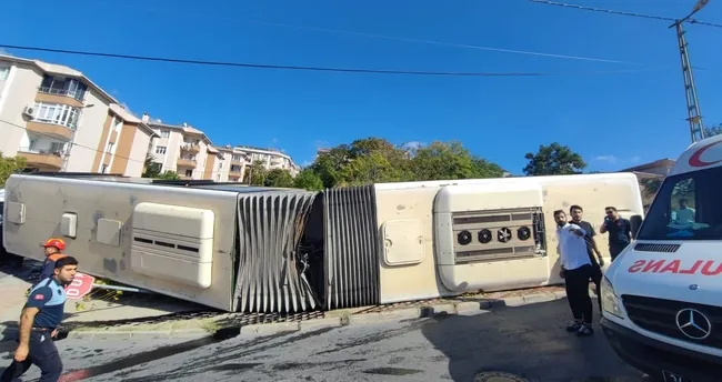 İETT otobüsü devrildi: Yaralı yolcular var!