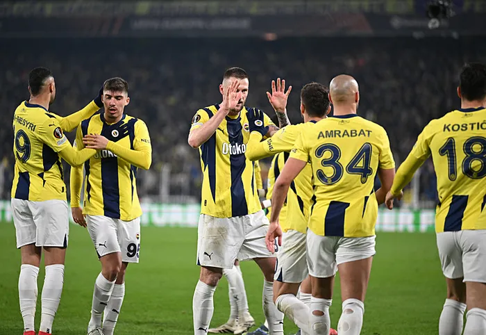 fenerbahcenin-muhtesem-uclusu-besiktasi-gol-anlaminda-yakaladi-1741067773618.jpeg