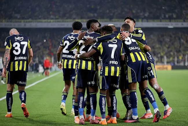 son-dakika-haberi-fenerbahce-kayserispor-engelini-4-golle-asti-zirvede-fark-bire-indi-1762715160215.jpeg