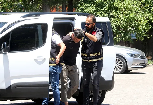 ayten-cagiranin-katilinden-piskin-savunma-bayiltip-gozlerini-cikartiyorum-notu-kan-dondurmustu-1758010837665.jpeg Ayten Çağıran'ın katilinden pişkin savunma! 'Bayıltıp gözlerini çıkartıyorum' notu kan dondurmuştu!