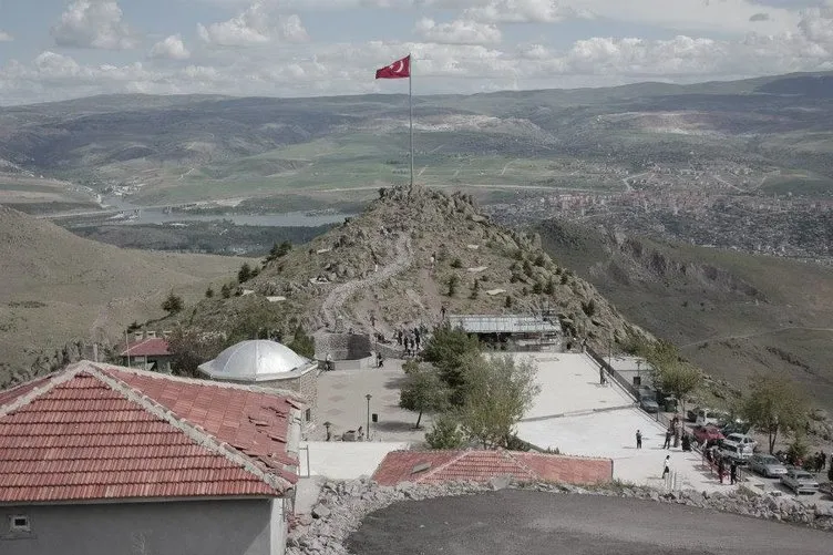 Hangi türbeye ne için gidiliyor?