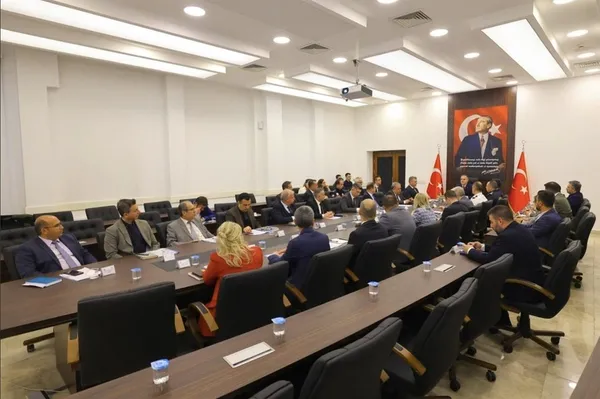 muglada-alarm-donemi-vali-akbiyik-gecmis-donemleri-analiz-edip-orman-yanginlarina-karsi-alinacak-onlemleri-bel-1778252311382.jpg