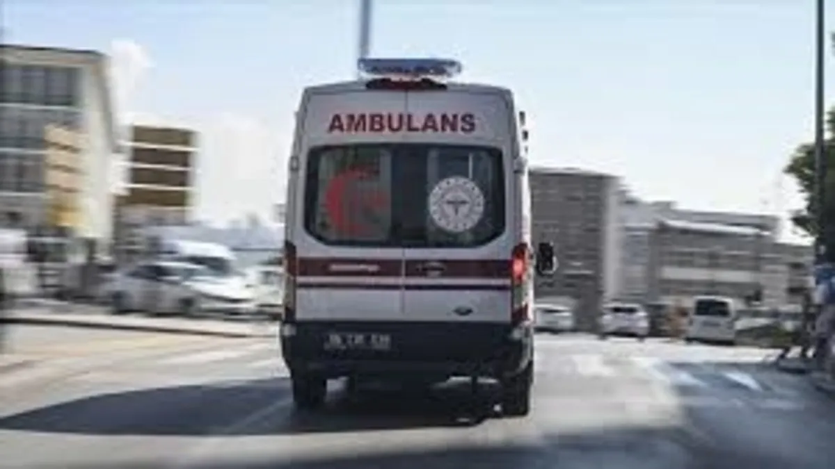Annesini öldürdü, babasını ağır yaraladı