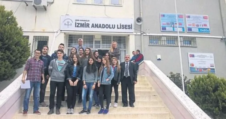İzmir Anadolu Lisesi’nin 3 projesine AB’den onay