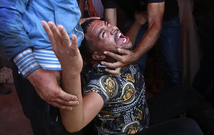 Gazze’de tarihin en ciddi kıtlığı! Katil İsrail her noktayı bombalıyor