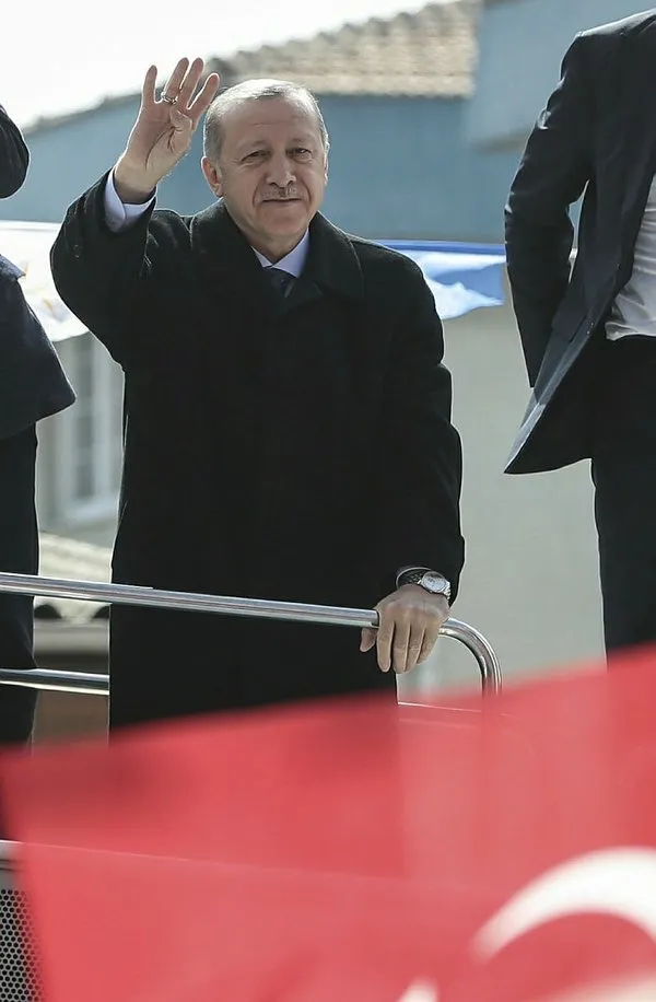 Cumhurbaşkanı Erdoğan'ın Bağcılar İlçe Kongresi'nden yansıyan kareleri