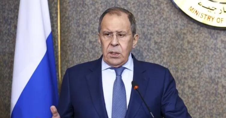 Lavrov’dan Zelenskiy’e sert tepki: Acınası bir insan