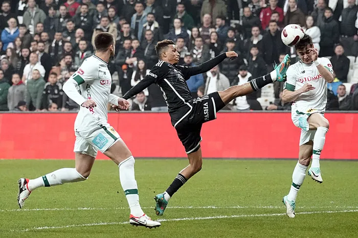 son-dakika-haberi-besiktas-konyasporu-agirliyor-karsilasmada-ilk-gol-geldi-1709146173373.jpeg