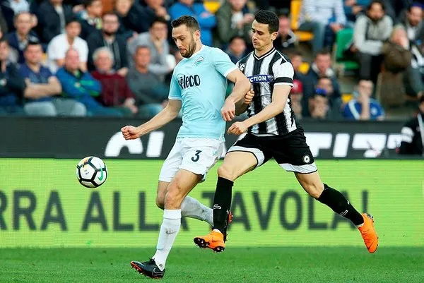 Udineseli futbolcular Lazio maçına 10 farklı forma ile çıktılar