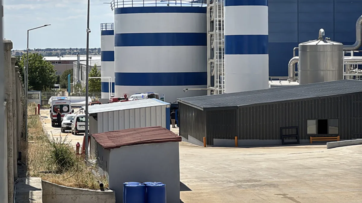 Kırklareli'nde içecek üretim fabrikasında patlama: 2 işçi hayatını kaybetti