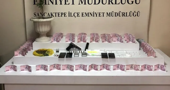 5 tür uyuşturucuyla suçüstü yakaladılar 5 tür uyuşturucuyla suçüstü yakaladılar