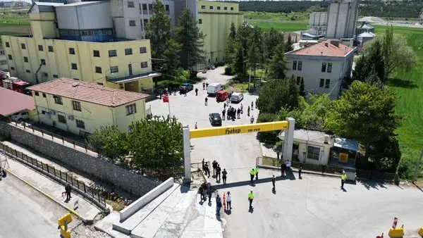 un-fabrikasindaki-patlamada-yaralanan-isci-hayatini-kaybetti-1747288396694.jpg