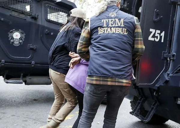 son-dakika-iste-taksimdeki-kanli-saldirinin-talimatlari-14-yasinda-cocugu-kesif-icin-kullandilar-1668763969697.jpg Son dakika! İşte Taksim İstiklal Caddesi'ndeki hain saldırının talimatları: 14 yaşındaki çocuğu keşif için kullandılar