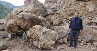 Oltu’da meydana gelen heyelan sonrası dev kayalar yolu ulaşıma kapattı #erzurum