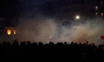 Fransa’da genel grev sürüyor: Polisten biber gazıyla müdahale