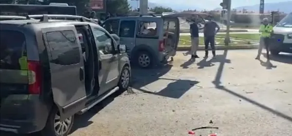 erzincanda-trafik-kazasi-4-yarali-1788600446160.jpg