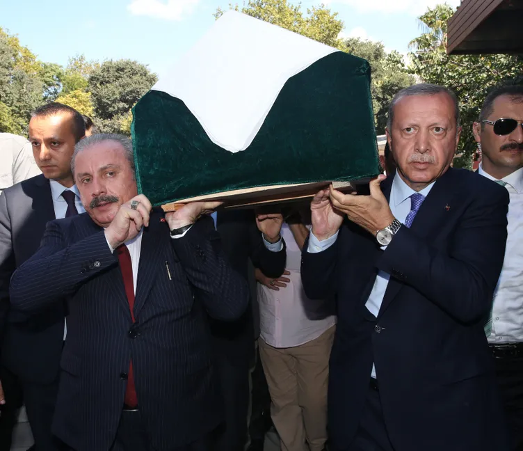 Şule Yüksel Şenler son yolculuğuna uğurlandı