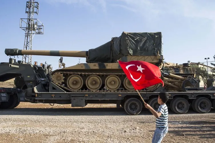 Ülkenin dört bir yanındaki gösterilerde Türk bayrağı açtılar!