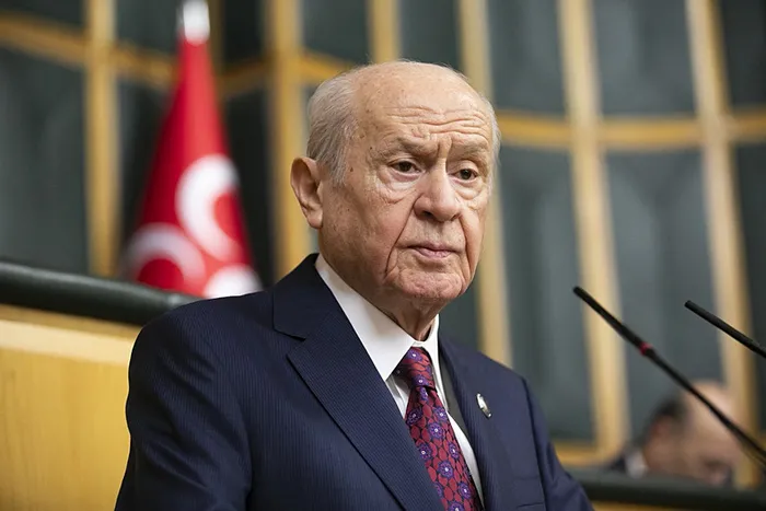 son-dakika-mhp-lideri-devlet-bahceliden-onemli-aciklamalar-1774944158241.jpg Son dakika | MHP lideri Devlet Bahçeli'den önemli açıklamalar: Emperyalist haritaları yine yırtıp atarız