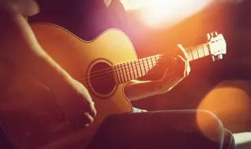 Ziynet Sali Kalbim Tatilde Akor ve Şarkı Sözleri: Mustafa Ceceli Versiyon Kalbim Tatilde gitar akorları