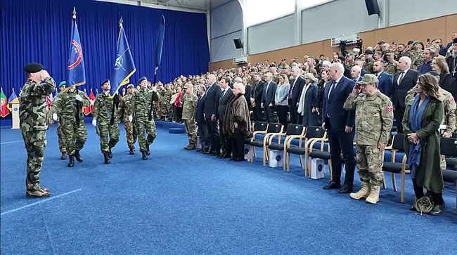 genelkurmay-baskani-orgeneral-bayraktaroglu-kosovada-temaslarda-bulundu-1791999990107.jpg