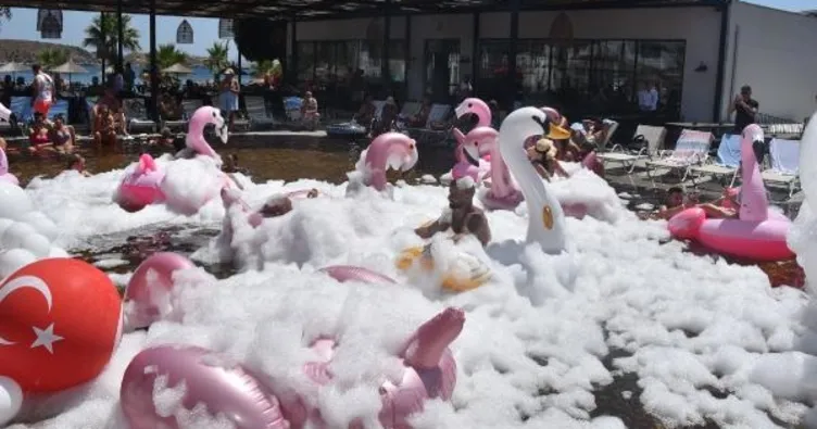 Bodrum plajlarında bayram hareketliliği