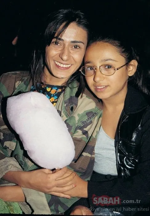 Yaprak Dökümü'nün Fikret'i Bennu Yıldırımlar'ın kızı Ada güzelliğiyle sosyal medyayı salladı! İşte Bennu Yıldırımlar'ın gözlerden uzak büyüyen kızı...