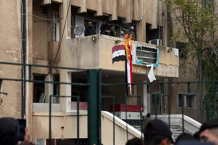 Dünya basını Esad’ın çöküşünü böyle duyurdu: Şok manşet başlıkları