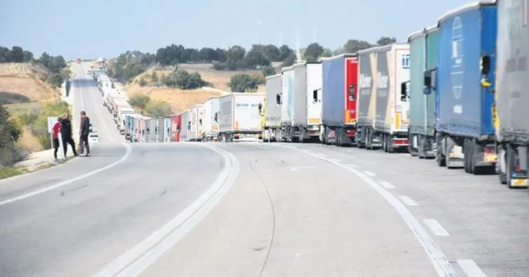 Sınır kapılarında 38 km’lik TIR kuyruğu