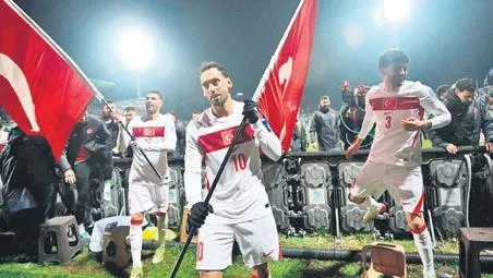 MEVLÜT TEZEL / En çok çocuklar için sevindim