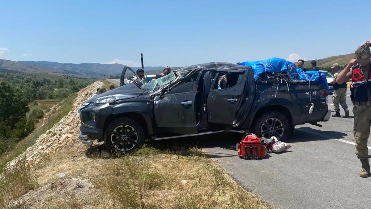 Erzincan Refahiye'de meydana gelen trafik kazası sonrası olay yeri.