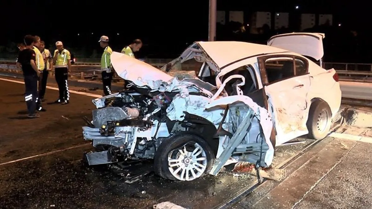Beşiktaş'ta zincirleme trafik kazası: 1'i ağır 3 yaralı