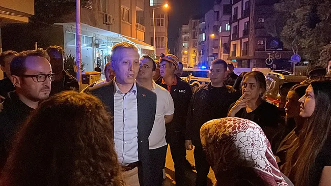 mersinde-3-katli-binada-zemin-cokmesi-40-kisi-tahliye-edildi-1792701802801.jpeg