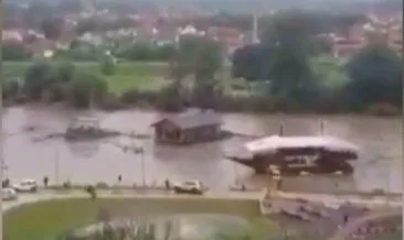 Son dakika haberi: Sırbistan’da sel | Evler sürüklendi! 15 kentte OHAL ilan edildi