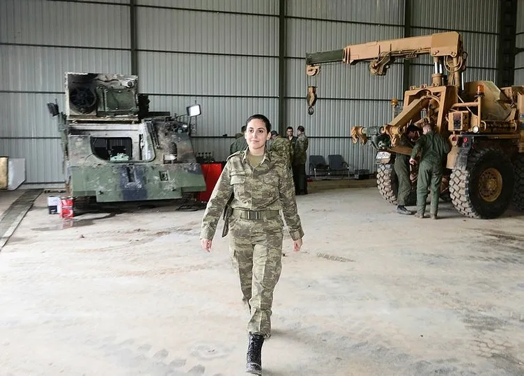Zeytin Dalının kadın subayları operasyonda birliklerin adeta eli ayağı