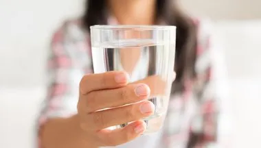 Suyu böyle içmek kilo verdiriyor! Yağın vücuda tutunmasını önlüyor…
