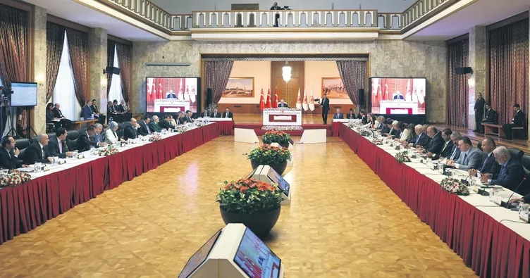 SON DAKİKA | ’Terörsüz Türkiye’ komisyonunda yoğun gündem: Diyarbakır, cumartesi ve barış annelerini dinleyecekler