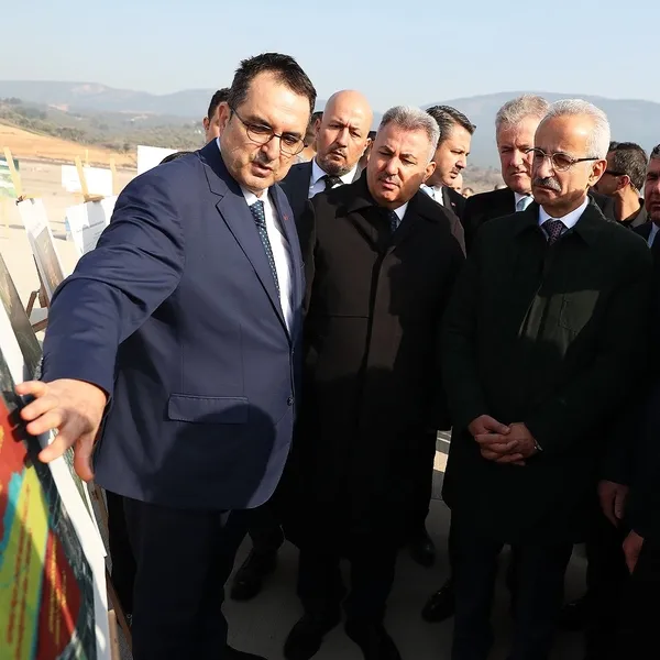 bakan-uraloglu-kemalpasada-bir-sektorun-kaderini-degistirecek-hamle-1709202814094.jpg