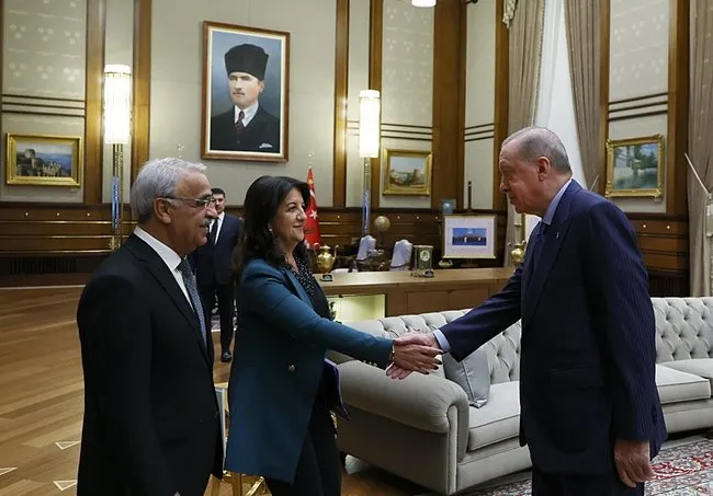 SON DAKİKA | Başkan Erdoğan, DEM Parti heyetini kabul etti! Gündem Terörsüz Türkiye...