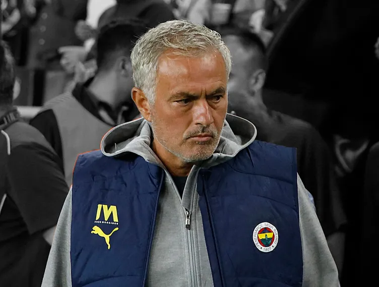 Son dakika Fenerbahçe haberi: Mourinho prensi Avrupa yolcusu! Fenerbahçe’nin yıldızına flaş talip...