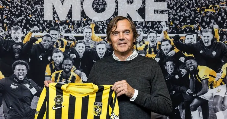 Vitesse’nin yeni teknik direktörü Cocu oldu