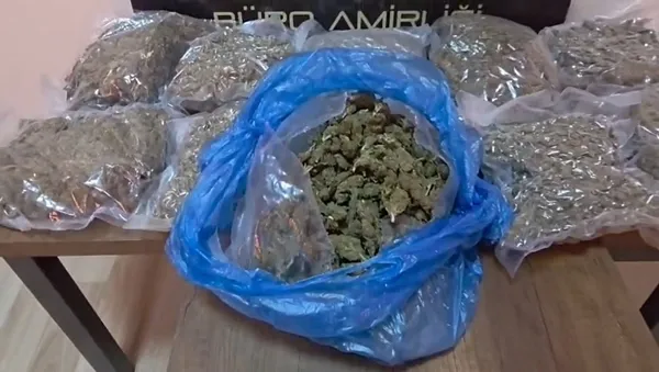 hatayda-5-kilo-450-gram-skunk-ele-gecirildi-1770924583456.jpg
