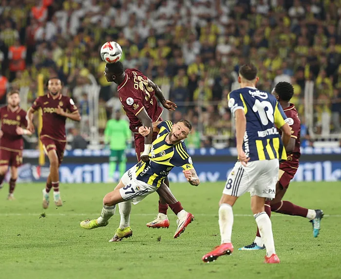 canli-super-ligde-trabzonspor-fenerbahce-maci-ne-zaman-saat-kacta-hangi-kanalda-1771082481842.jpeg
