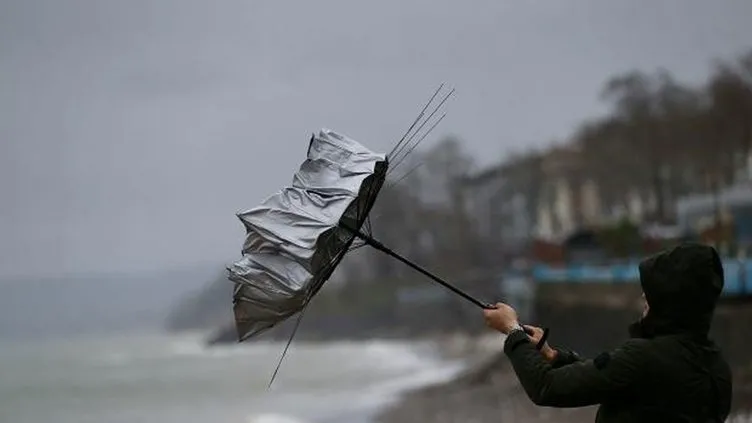 VALİLİK VE METEOROLOJİ’DEN UYARI || İşte 8 Aralık 2023 hava durumu tahmin raporu! İstanbul ve 13 kentte yağış alarmı, fırtına uyarısı