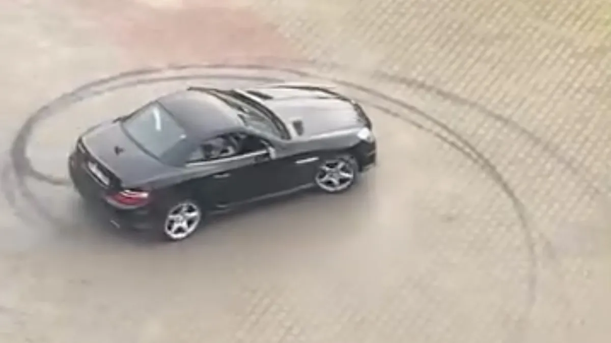 Maltepe’de skandal görüntü! Müşterinin otomobiliyle drift attı Maltepe’de skandal görüntü! Müşterinin otomobiliyle drift attı