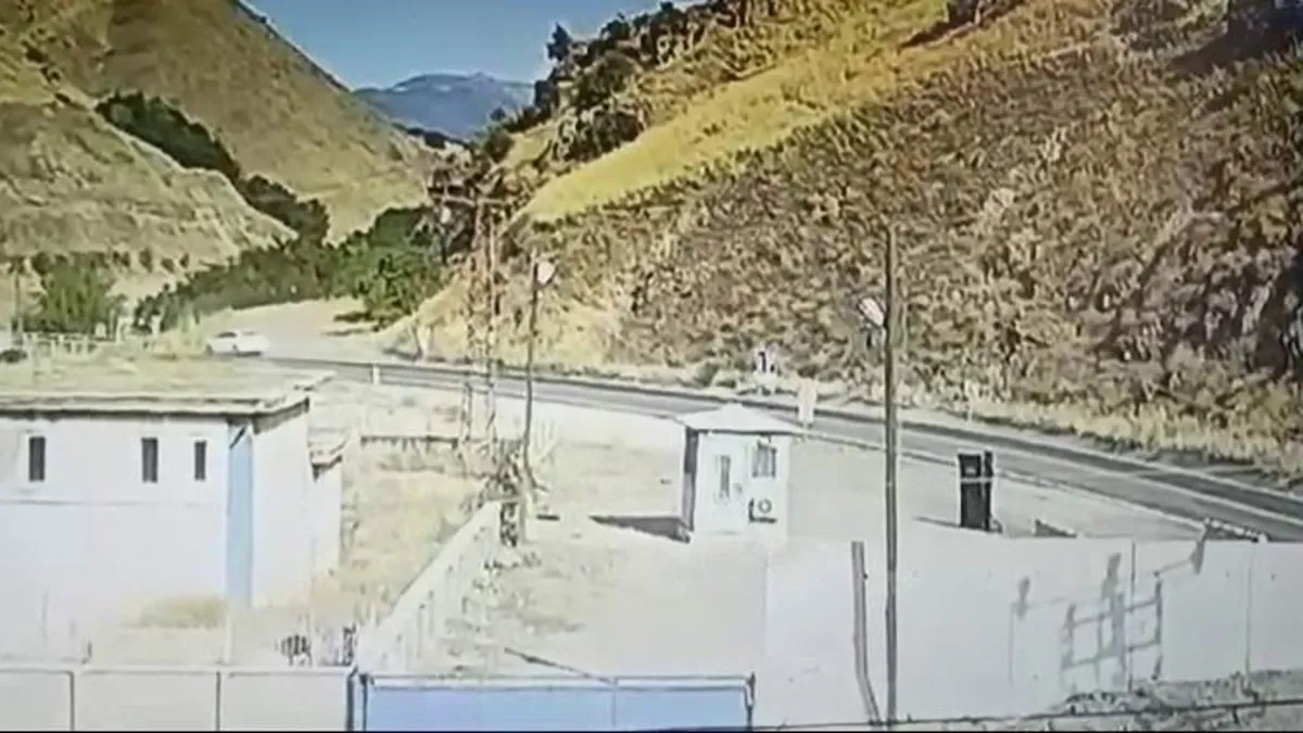 Tunceli’de araç köprüden suya uçtu: 4 kişi kurtarıldı