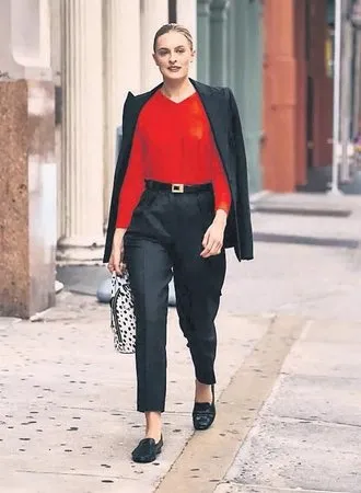 moda-duayenlerinin-izinde-sokak-stilistili-1758286834647.jpeg