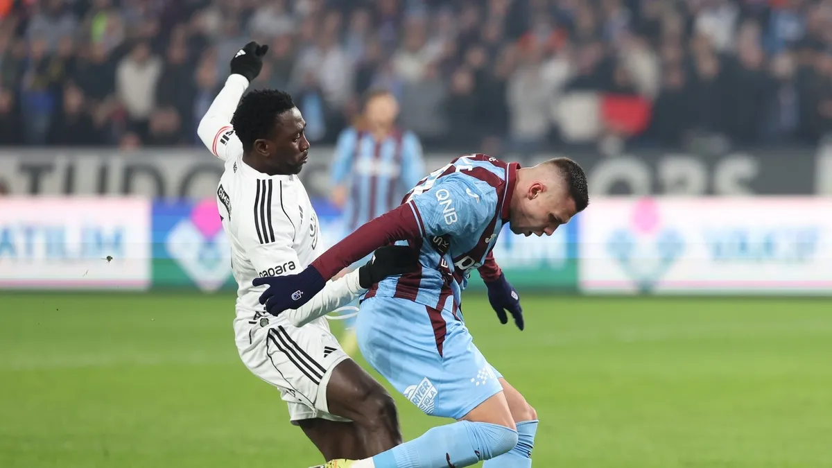 BEŞİKTAŞ TRABZONSPOR CANLI | Beşiktaş ile Trabzonspor karşı karşıya! İşte Sergen Yalçın ve Fatih Tekke’nin 11’leri… BEŞİKTAŞ TRABZONSPOR CANLI | Beşiktaş ile Trabzonspor karşı karşıya! İşte Sergen Yalçın ve Fatih Tekke’nin 11’leri…