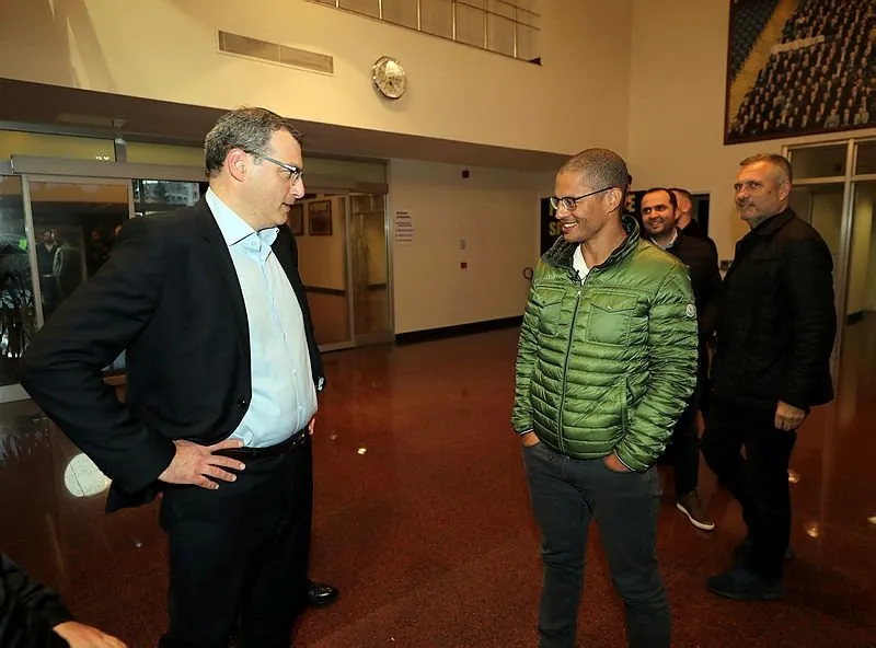 Alex De Souza Fenerbahce Ye Geri Donuyor Spor Haberleri