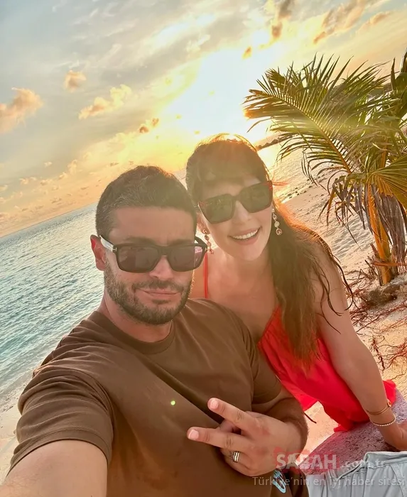 Yıldız Çağrı Atiksoy ve eşi Berk Oktay’tan tatilde aşk pozu! İşte Yıldız Çağrı Atiksoy ve Berk Oktay’ın o pozu!